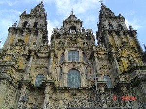 La catedral de Santiago y el Camino centraro buena parte del reportaje (arteyfotografia.com.ar)