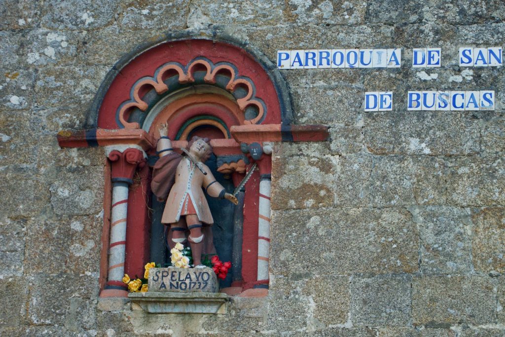 Figura de San Paio en la Iglesia de A Rúa. Buscas