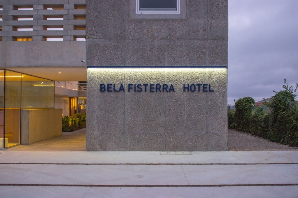Fachada del Bela Fisterra Hotel